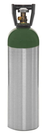 Cilindro de oxigênio portátil em alumínio com válvula superior e pintura verde. Equipamento utilizado para oxigenoterapia em ambiente hospitalar, domiciliar ou em atendimentos de emergência.