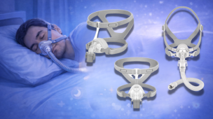 Homem dormindo com máscara CPAP enquanto diferentes modelos de máscaras respiratórias são exibidos ao lado, indicando tratamento da apneia do sono.