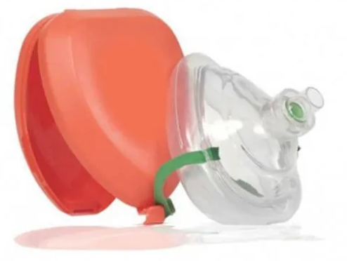 Máscara de ressuscitação CPR com válvula unidirecional e estojo protetor. Equipamento utilizado em primeiros socorros para ventilação boca-máscara durante reanimação cardiopulmonar (RCP), reduzindo risco de contaminação.